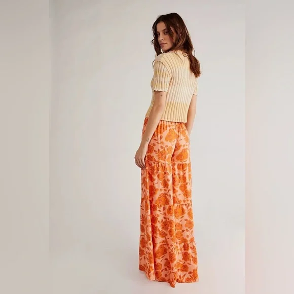 Jen’s Pirate Booty electro floral seadrift flare pants M/L NWT